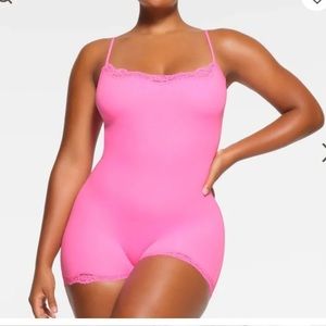 SKIMS | Fits Everybody Lace Onesie
